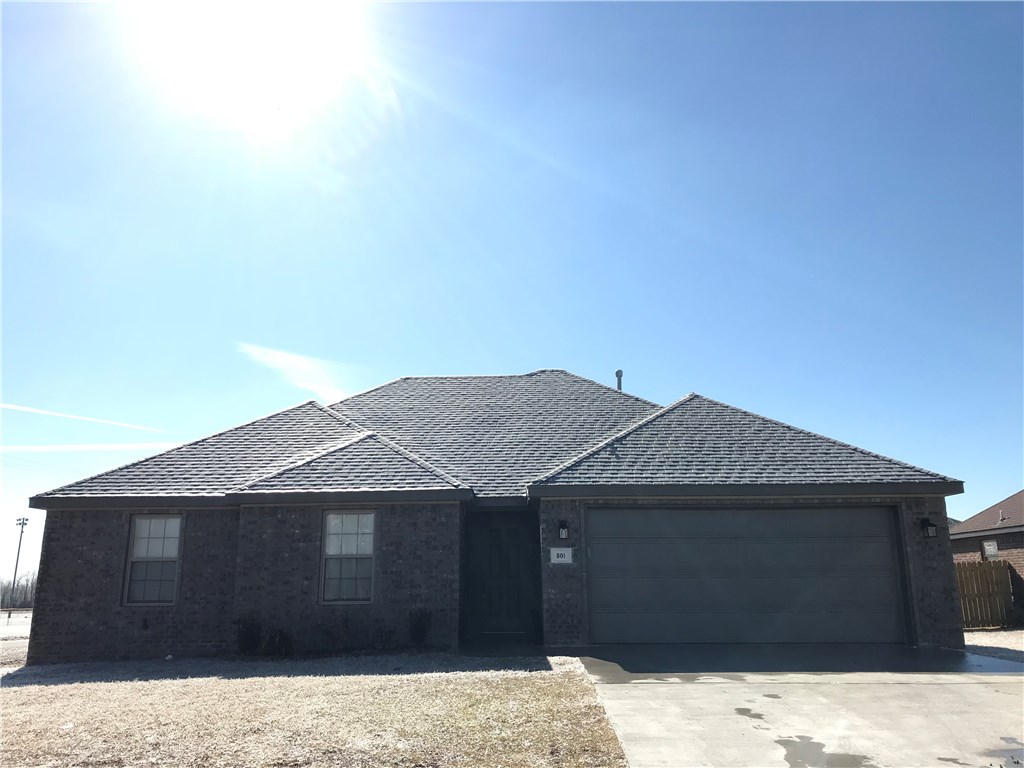 All brick, 3BR, 2BA home featuring Split Floor Plan, Open Concept, stainless steel appliances, custom cabinets, granite counter-tops, under mount sinks, pantry, fireplace, walk-in closets. 

2 year lease for $1050/month
