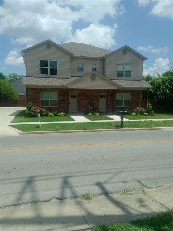 Newer construction duplex on U of A bus route near campus. Home features 3BR, 2.5BA. Open living room & kitchen. Wood floors in living room, granite counter tops throughout, tile in kitchen, dining & baths, carpet in bedrooms. Covered front patio & nice back porch for grilling. All appliances. Available June 1, 2016.