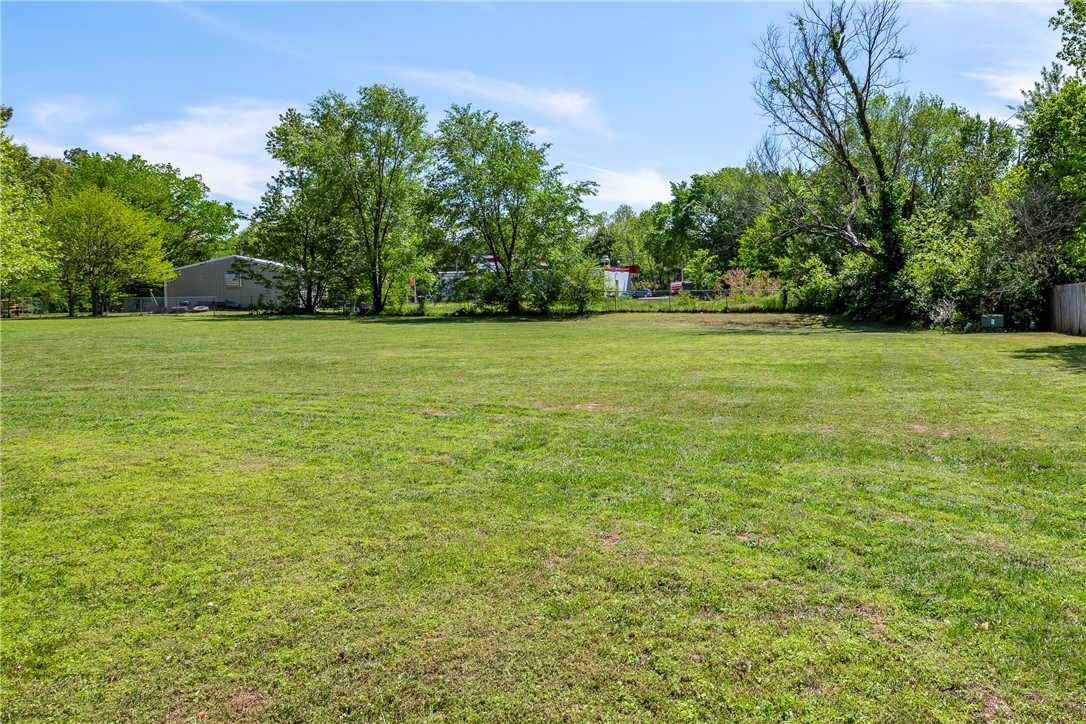 Last chance to build new in the established David Lyle subdivision in Fayetteville! Three large cul-de-sac lots remaining with new wood privacy fence on one side. See also ML 1244745 & 1245160.