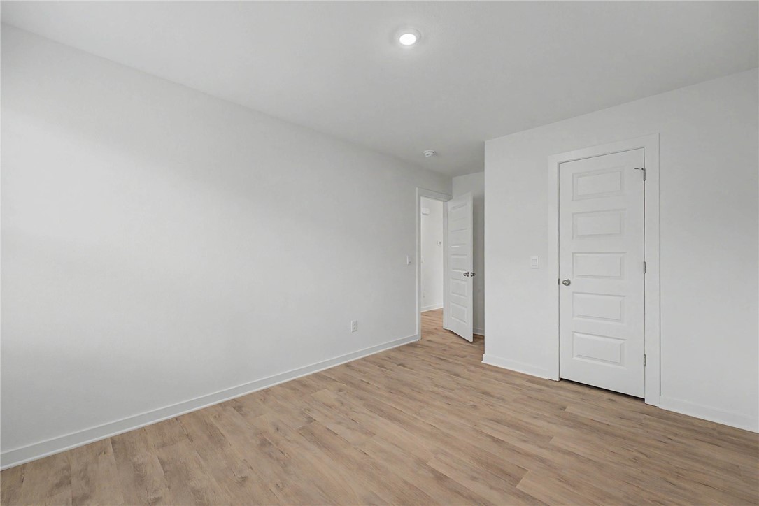 Wagon Wheel Crossing - Residential Lease