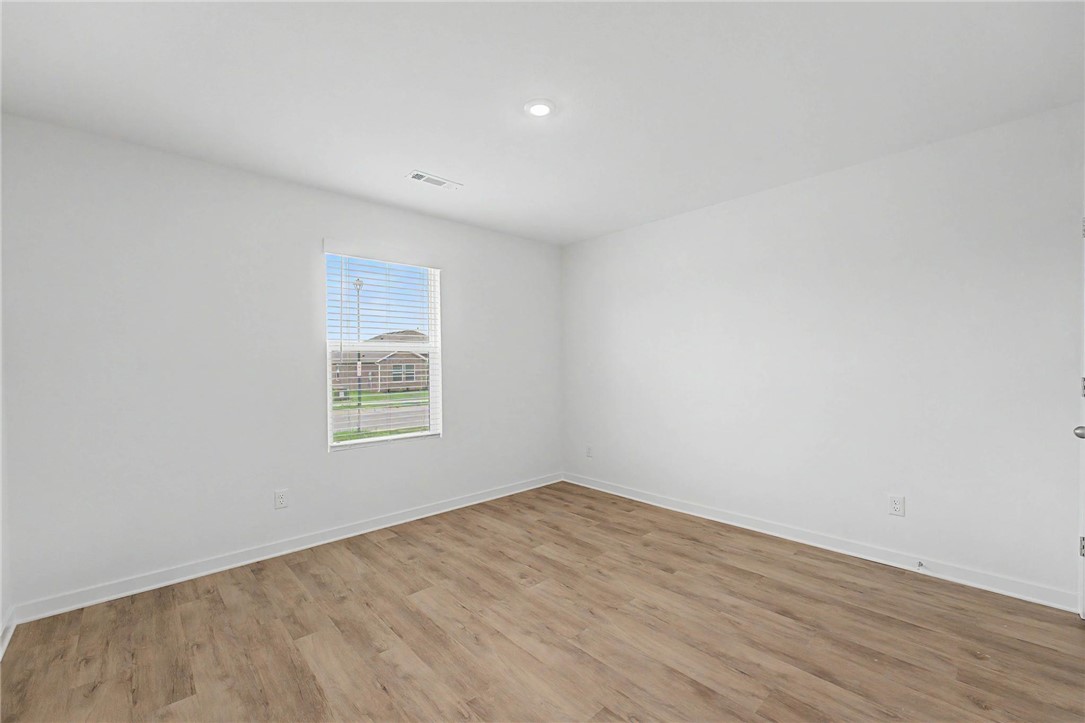 Wagon Wheel Crossing - Residential Lease