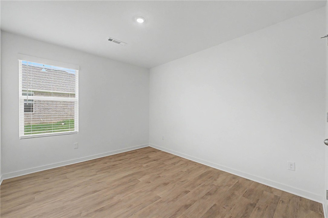 Wagon Wheel Crossing - Residential Lease