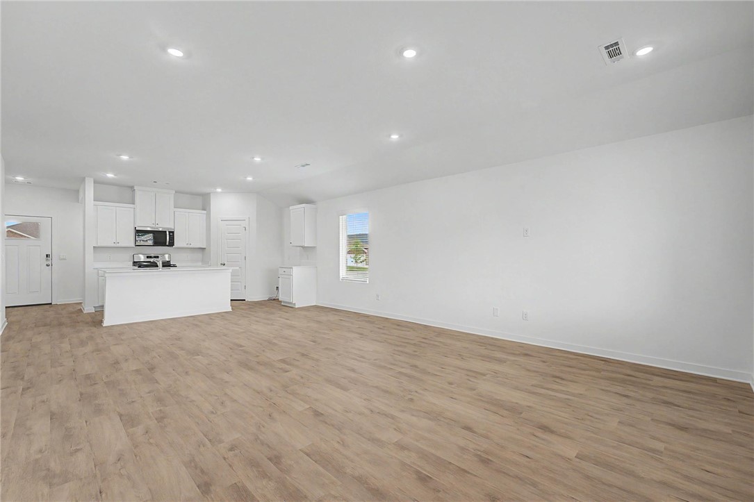 Wagon Wheel Crossing - Residential Lease