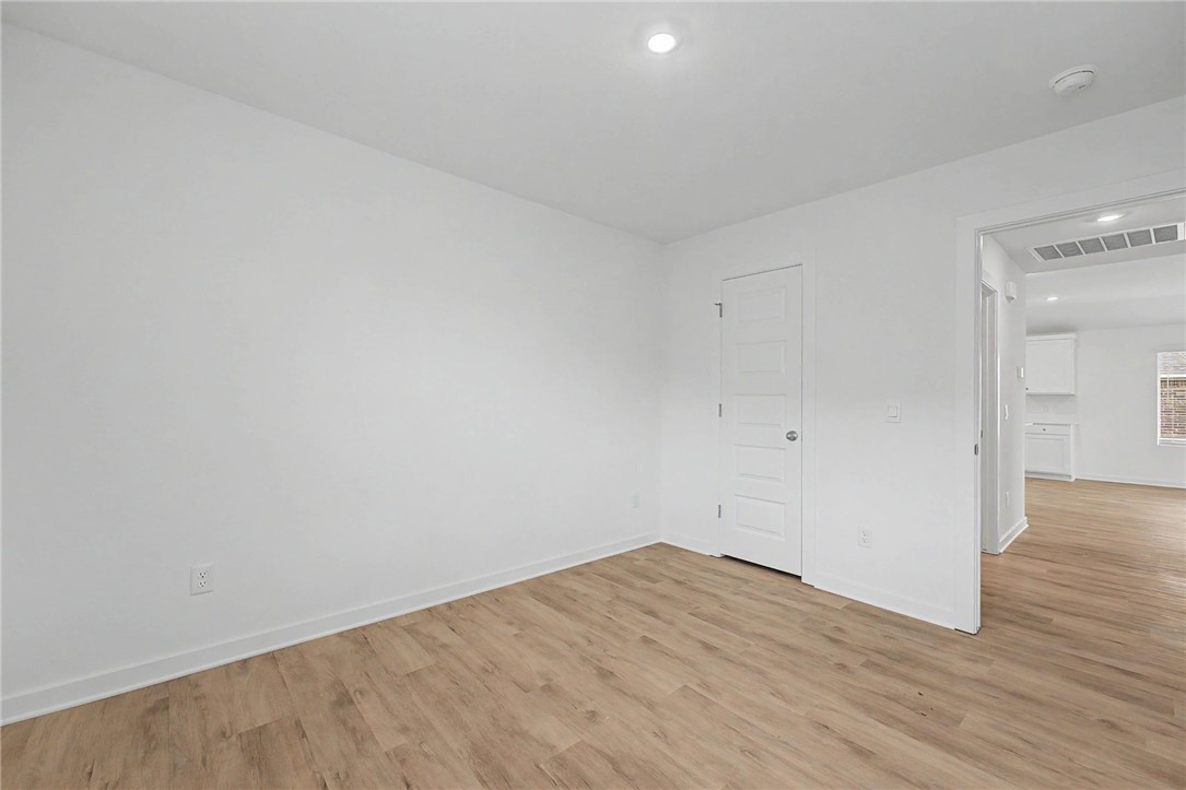 Wagon Wheel Crossing - Residential Lease
