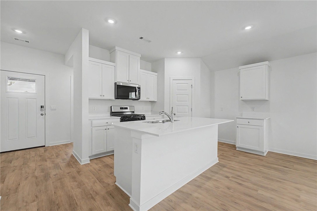 Wagon Wheel Crossing - Residential Lease