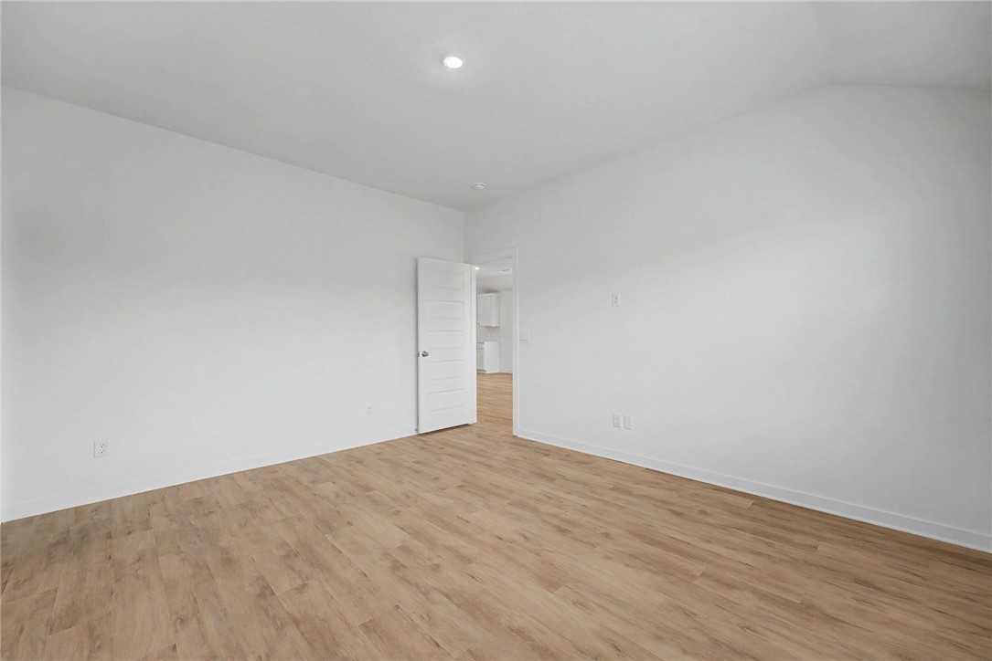 Wagon Wheel Crossing - Residential Lease