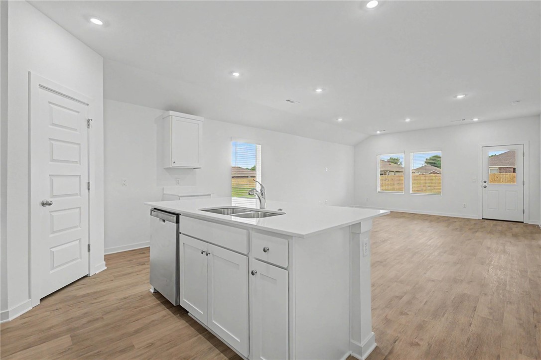 Wagon Wheel Crossing - Residential Lease
