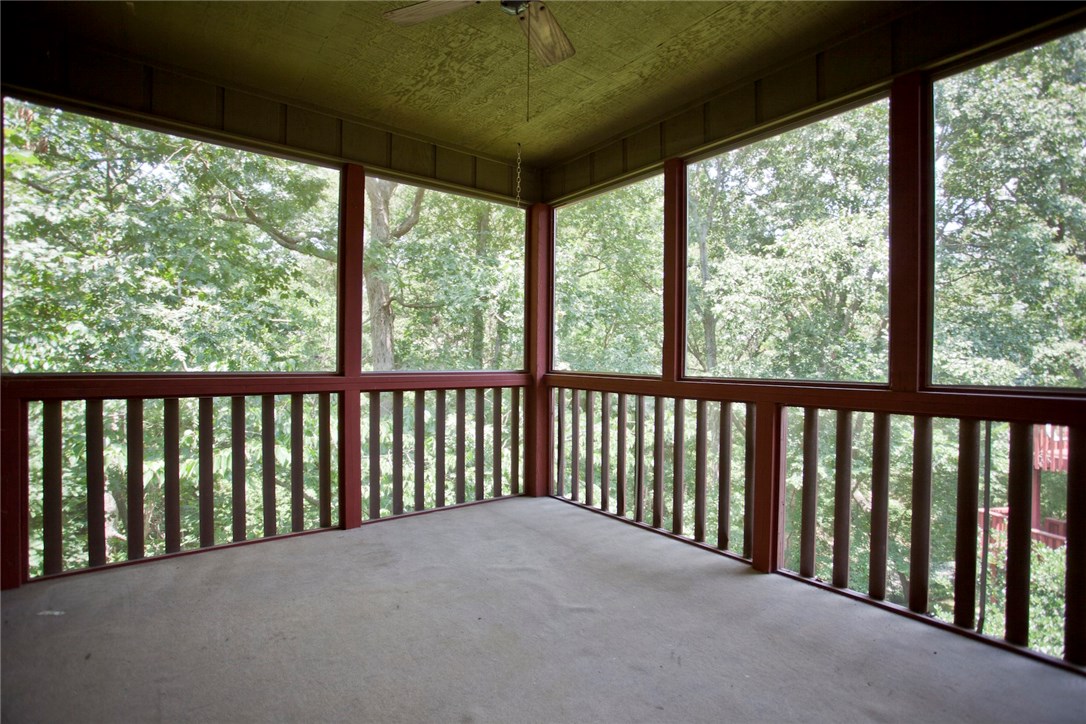 Townhouse Tct 3 A/K/A Drake Court Bvv - Residential