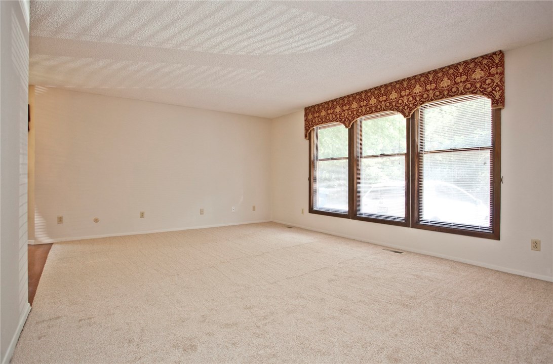 Townhouse Tct 3 A/K/A Drake Court Bvv - Residential