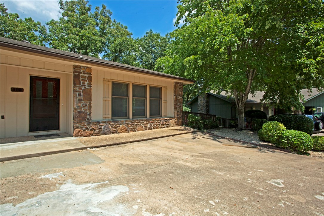 Townhouse Tct 3 A/K/A Drake Court Bvv - Residential