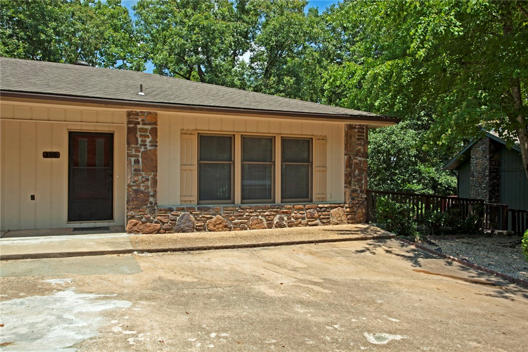 Townhouse Tct 3 A/K/A Drake Court Bvv - Residential