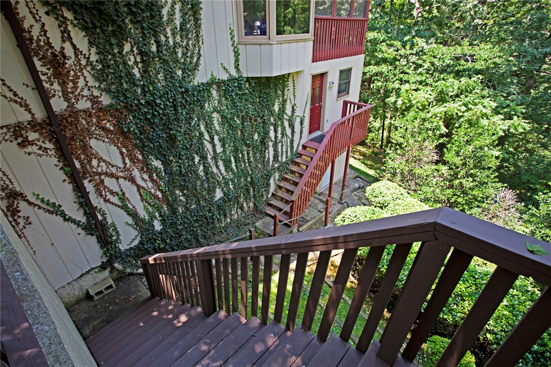 Townhouse Tct 3 A/K/A Drake Court Bvv - Residential
