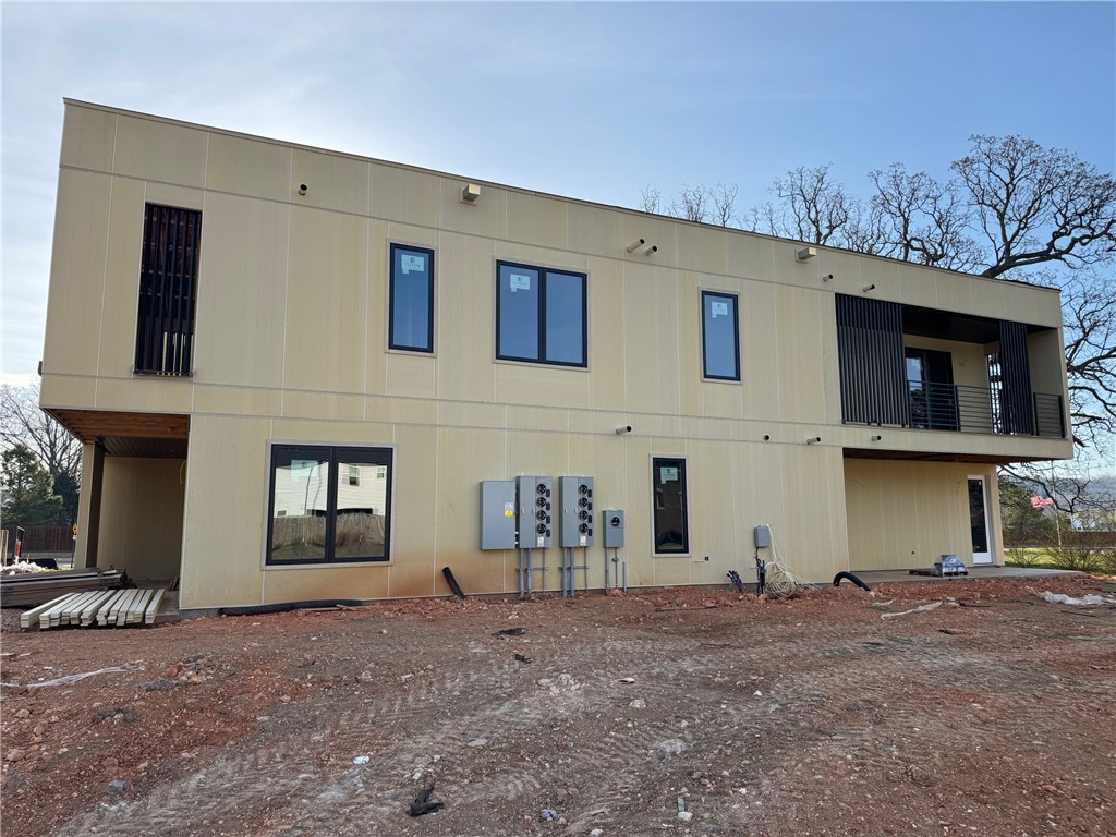 12-16-31 FAYETTEVILLE OUTLOTS - Residential