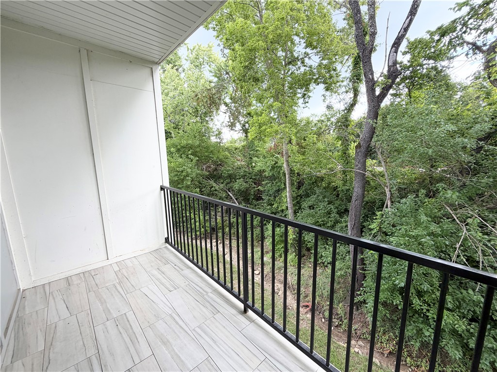 Baum Twnhms At Razorback Road Hpr - Residential