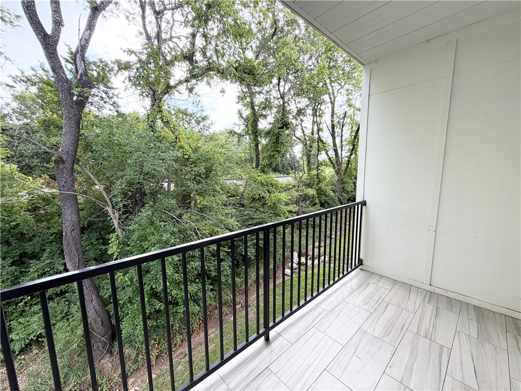 Baum Twnhms At Razorback Road Hpr - Residential