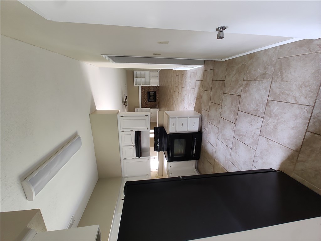 Crossover Heights Ph I - Residential Lease