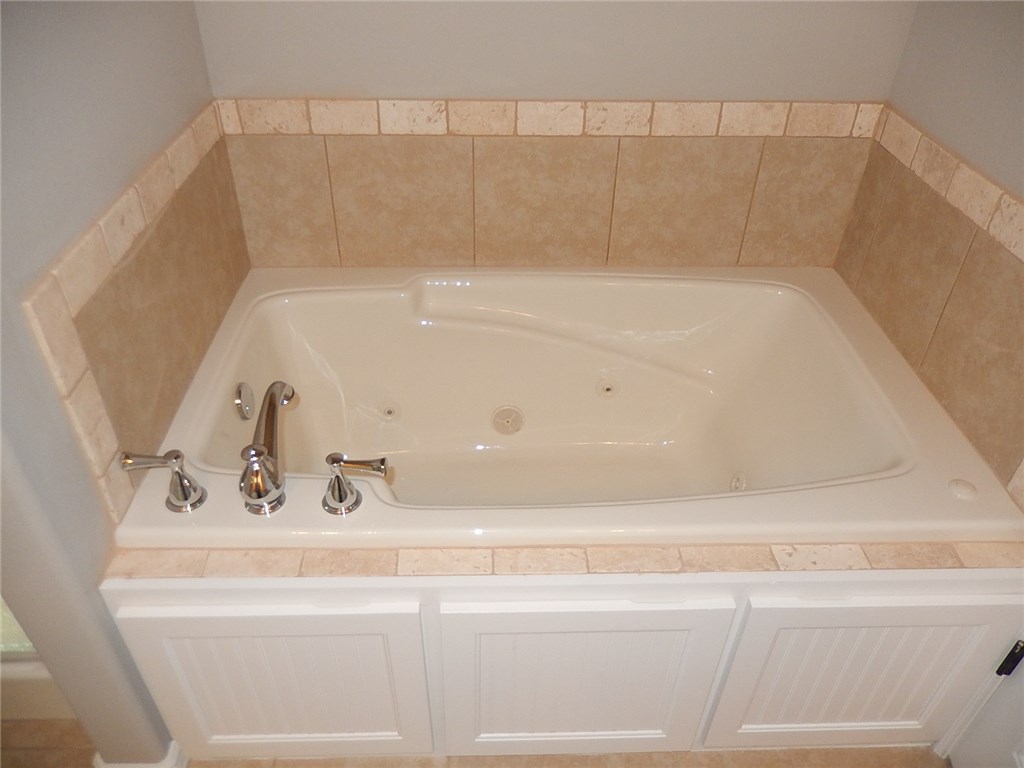 Kerelaw Castle Bentonville - Residential Lease