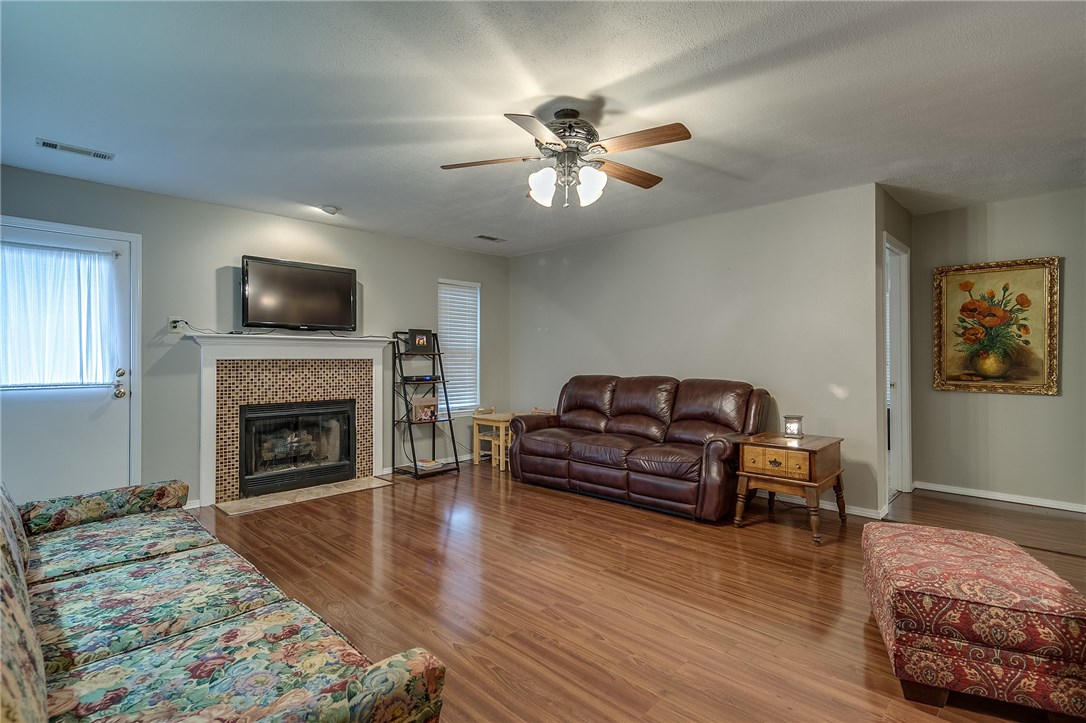 Eagle Glen - Residential