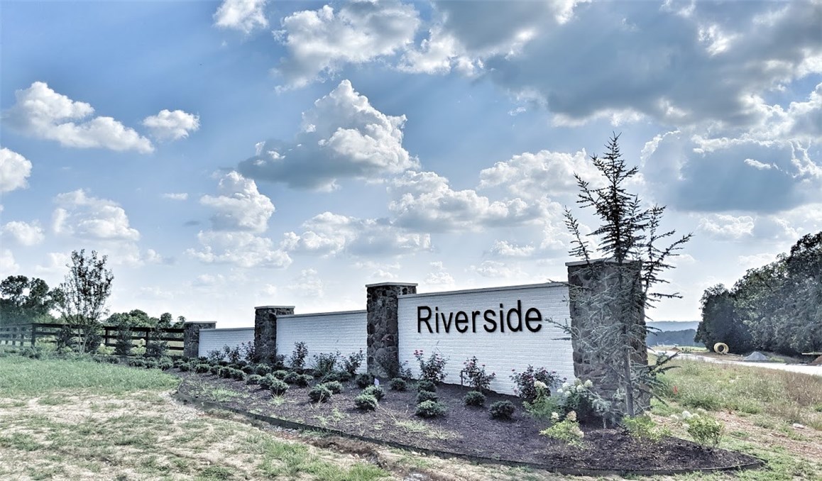 Welcome to Riverside Estates East Fayetteville & Goshen's newest subdivision featuring 2 acre lots in the Fayetteville School District. The subdivision will have a community tennis court and white river access and wide streets. Some lots have trees and some are completely open. The majority of the lots should be easy to build on. There will be a 2800 sq.ft. min for homes all floor plans and elevation to be approved by the developer. Call now for more information