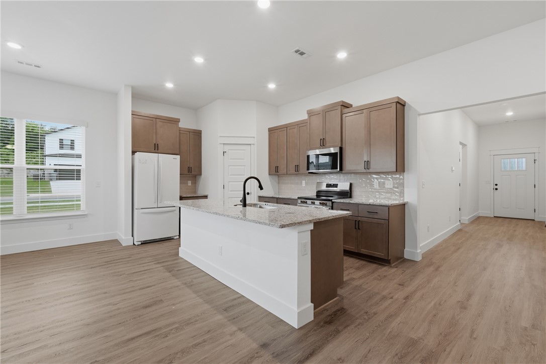 Deere Creek - Residential Lease