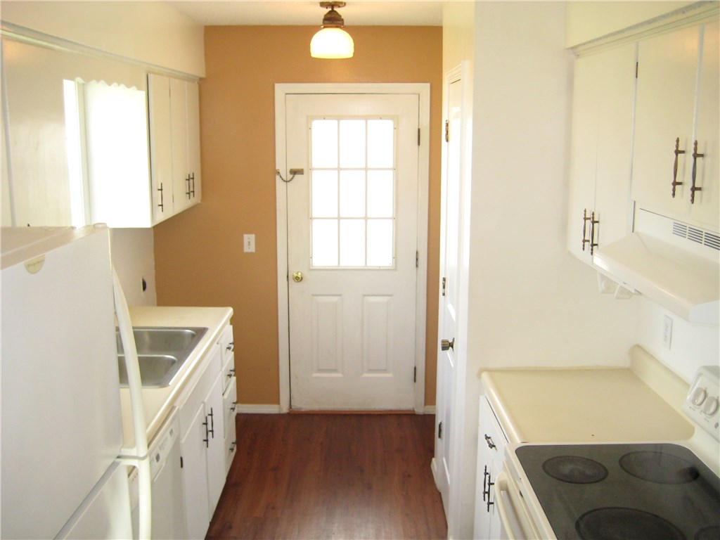 Oak Park Place Condo - Residential Lease