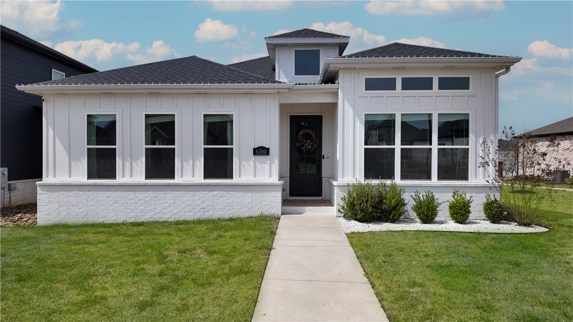 This stunning 4-bedroom, 3-bath home is located in the highly sought-after Aurora neighborhood. This home showcases beautiful quartz countertops, luxury vinyl plank flooring, and a spacious kitchen with an oversized island and walk-in pantry.
The open-concept layout and split floor plan create a comfortable flow while still giving everyone their own space. Walk-in closets and thoughtfully designed living areas add to the home’s everyday comfort. With modern finishes and stylish touches throughout, this home offers the perfect balance of luxury, function, and easy living.
Beyond the home itself, Aurora’s amenities make this community truly special. Enjoy two sparkling pools, a pickle ball court, a dog park, and a neighborhood park—perfect for relaxing or staying active. Residents also love the charming pavilion areas, additional play structures for kids, and a hidden creek that adds a peaceful natural touch to the neighborhood. It’s a community designed for connection, recreation, and lasting memories.