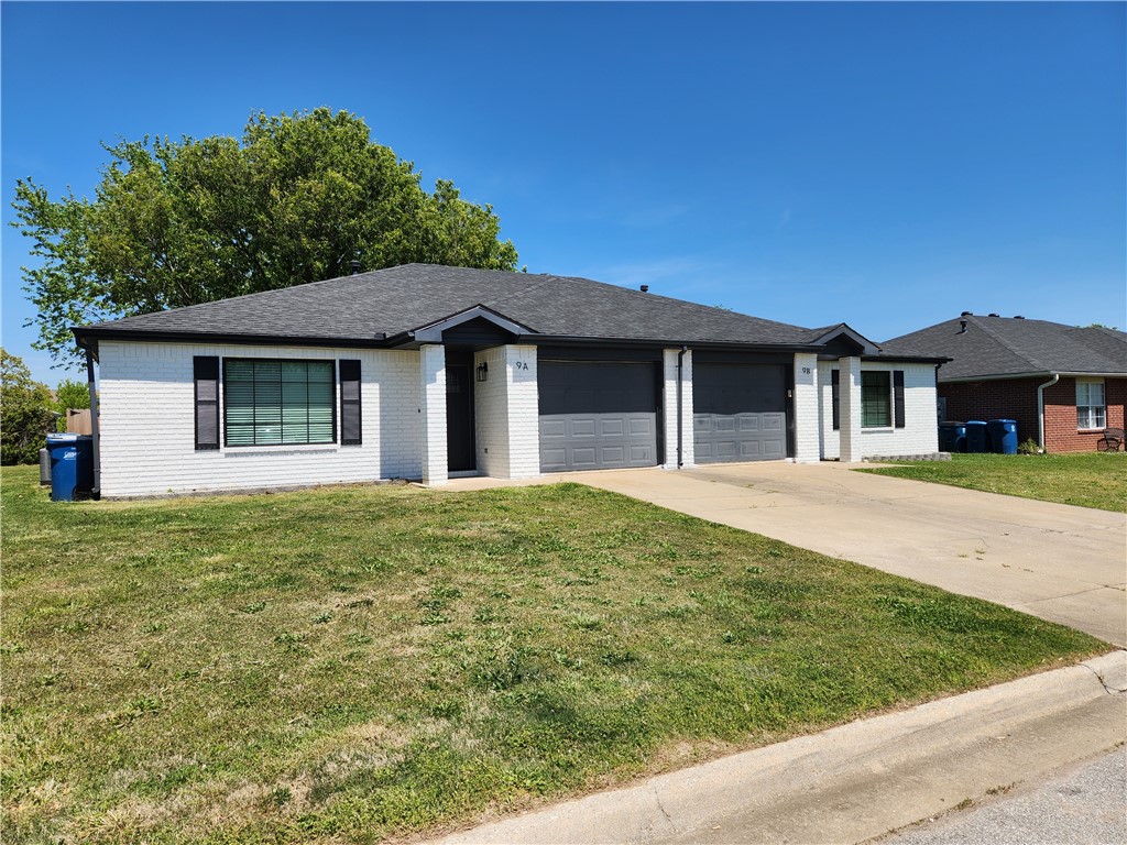 Holly Gardens Bentonville - Residential