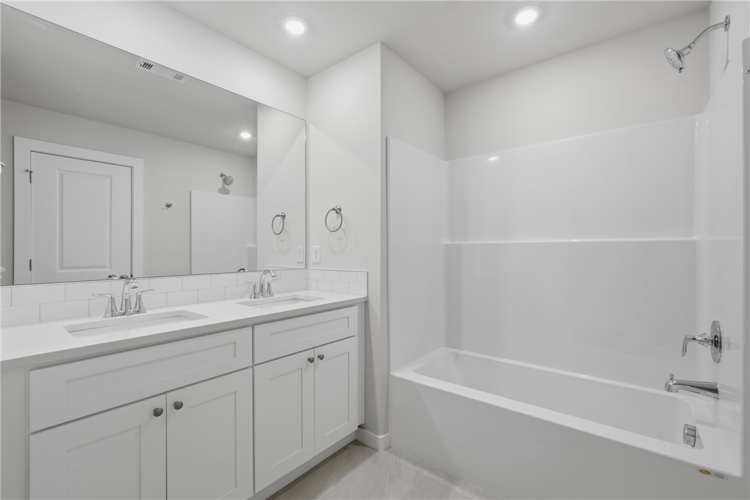 Norwood Sub Bvv - Residential Lease