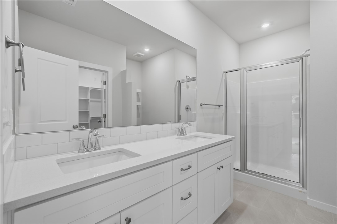 Norwood Sub Bvv - Residential Lease