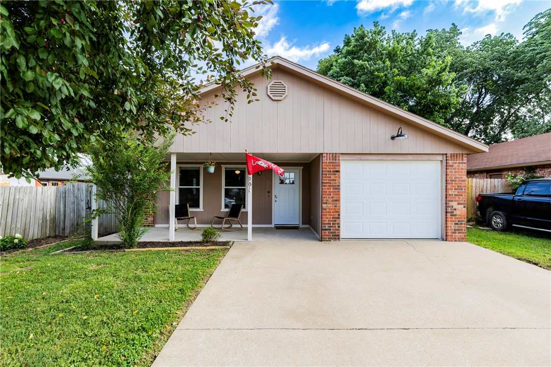 A charming small home conveniently located in the central part of Centerton on a quite cul-de-sac. This 3-bedroom living offers extra space for living, storage, or an office. Plenty of large windows to light up the home and an open concept from the eat in kitchen to the living area. Enjoy almost any activity in a very large backyard. new water heater 4/25, new garage door opener 9/25, new living room flooring 3/26. This is a nice opportunity for a first time home buyer or investor. come see what this home has to offer.
