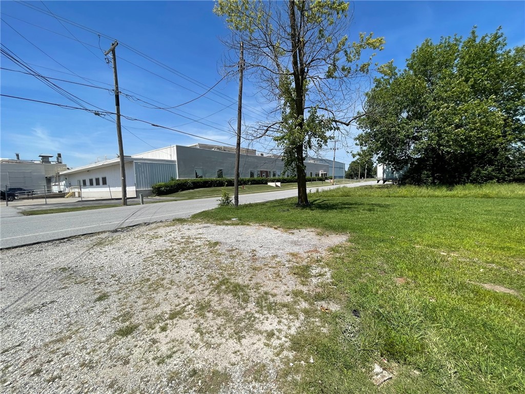 Springdale Outlots - Land