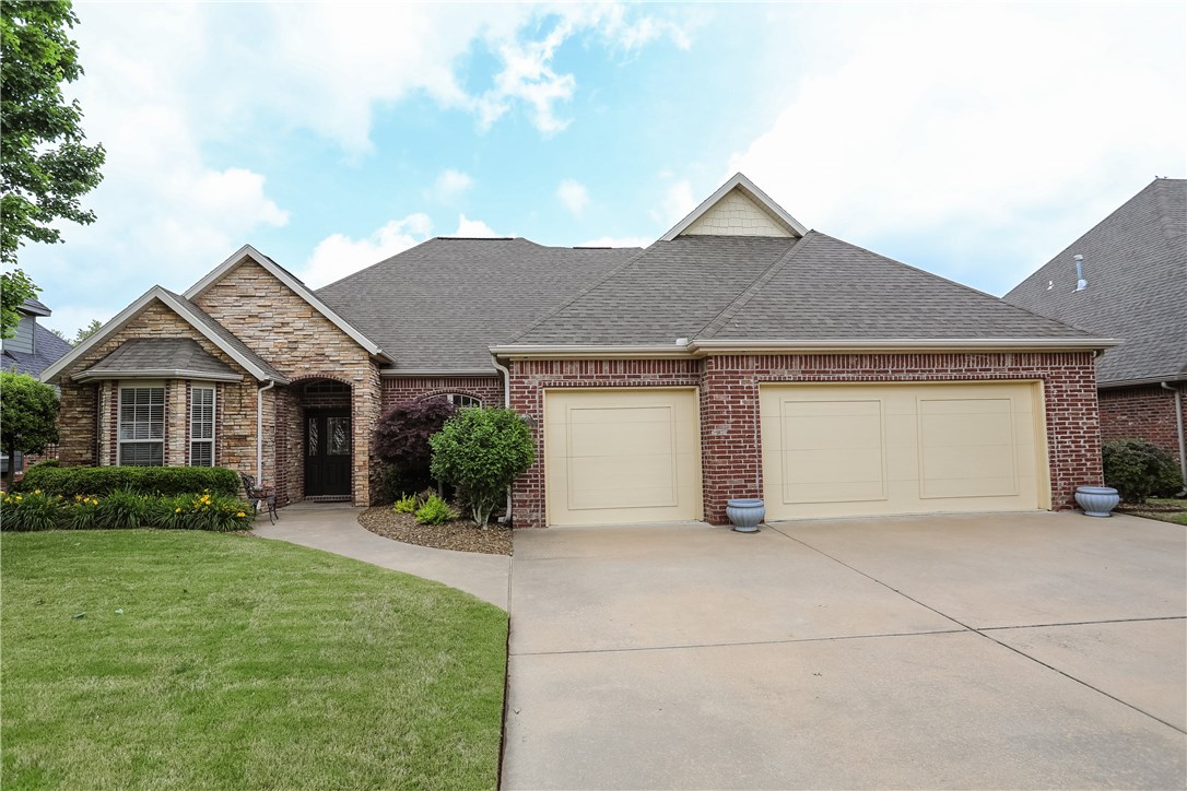 Attention to details are evident in this 2,366 sqft 3BR, 2.5 BA, office, formal dining custom ranch home. Comfort and grace shines through accents like crown molding, gleaming hardwood floors, large windows and spacious open floor plan. Packed with many amenities like screened in patio, security, irrigation system, surround sound, 3 car garage and more! White Oak trails subdivision has trails, playground, pool and is just blocks from the schools and minutes to downtown Bentonville. Come call this home!