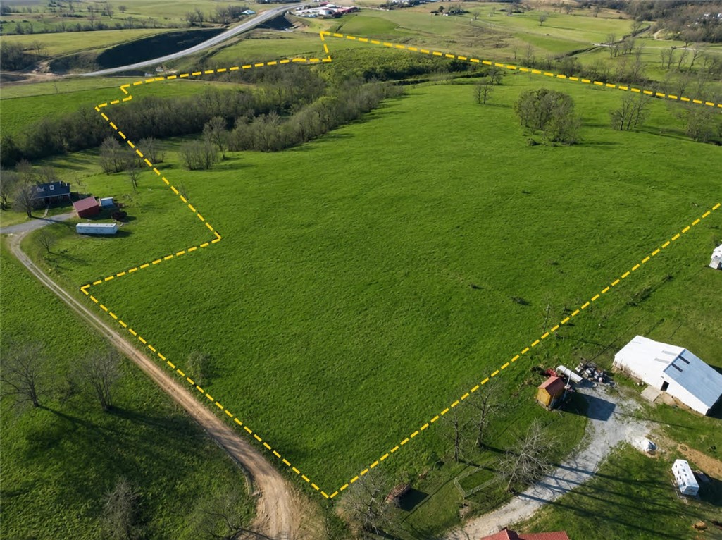Prime 18.31-acre opportunity in the rapidly growing area of Bentonville, just minutes from Northwest Arkansas National Airport. Ideally positioned in one of the region’s most sought-after growth corridors, this property offers exceptional potential for development, investment, or a private estate.
Rural water is available at the road, and will be septic needed. An additional adjoining 11.81 acre tract is also available, providing the opportunity to expand your footprint and maximize future possibilities.