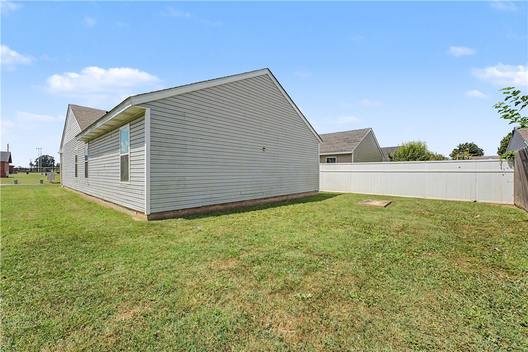 Majestic Acres Rogers - Residential