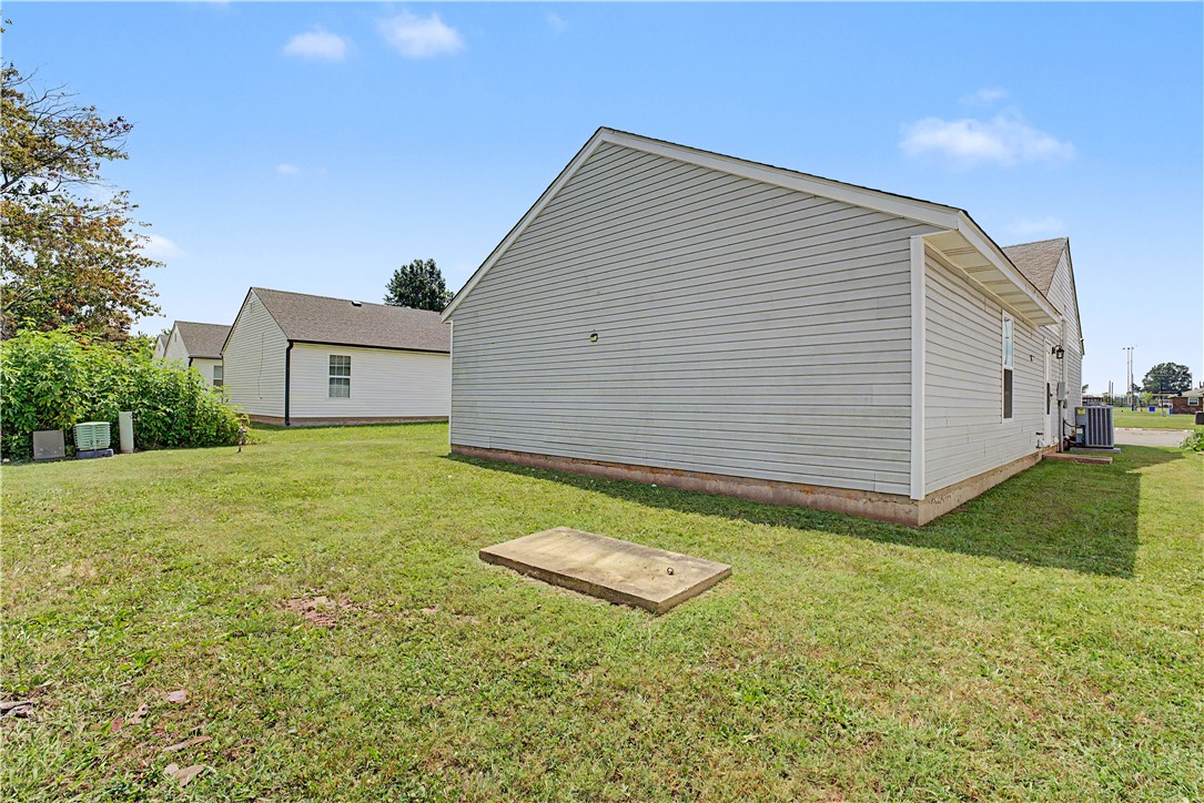 Majestic Acres Rogers - Residential