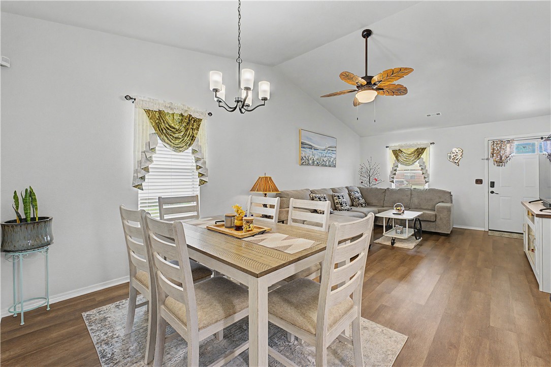Majestic Acres Rogers - Residential