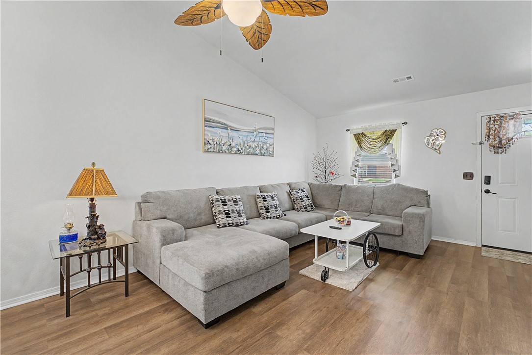 Majestic Acres Rogers - Residential