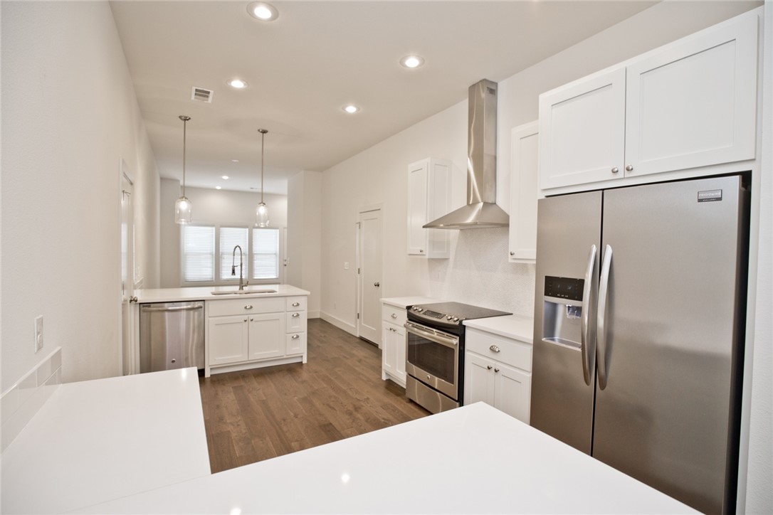 T J Hollands Sub Bentonville - Residential Lease
