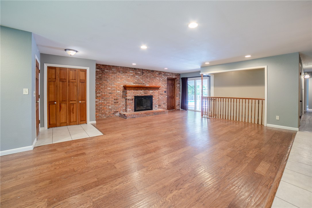 Summit Heights Rogers - Residential