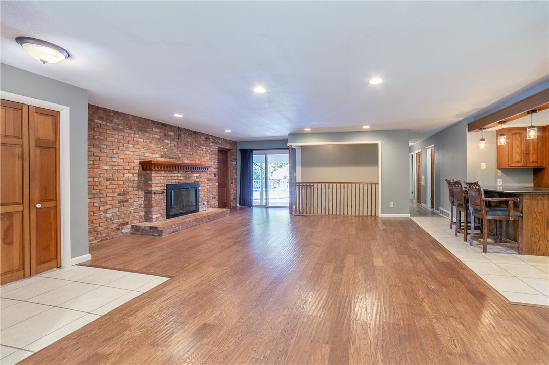 Summit Heights Rogers - Residential