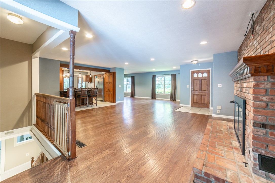 Summit Heights Rogers - Residential