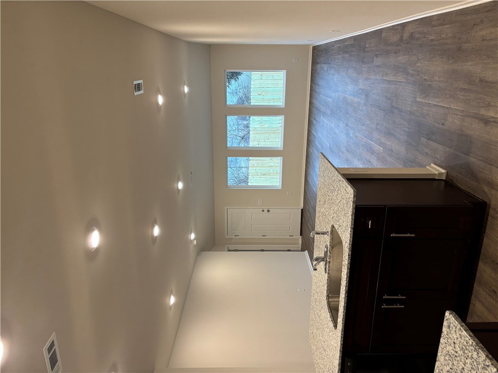 WOODWARD PARK - Residential Lease
