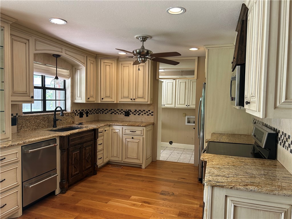 Altons Brush Creek Hls Rogers - Residential Lease