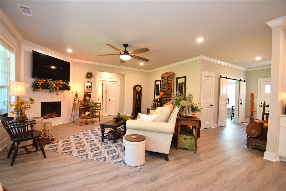 Kinloch Sub Bvv - Residential Lease