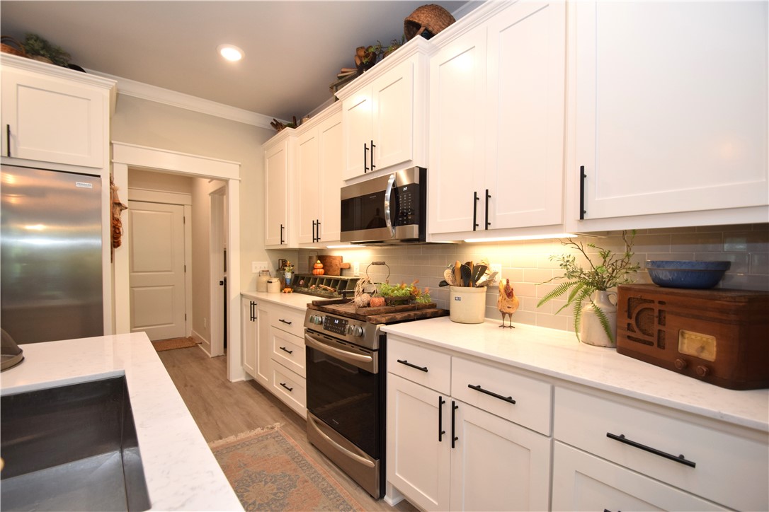 Kinloch Sub Bvv - Residential Lease