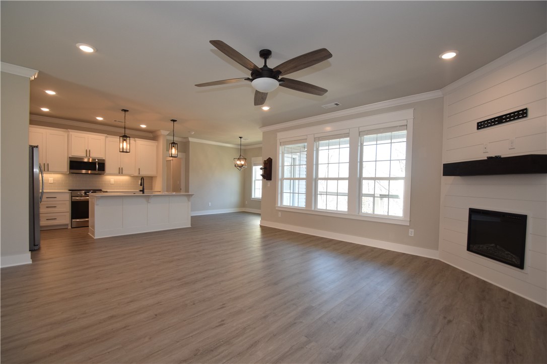 Kinloch Sub Bvv - Residential Lease