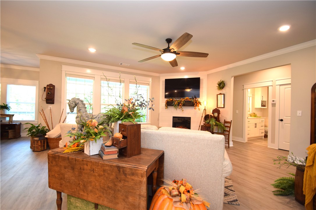 Kinloch Sub Bvv - Residential Lease