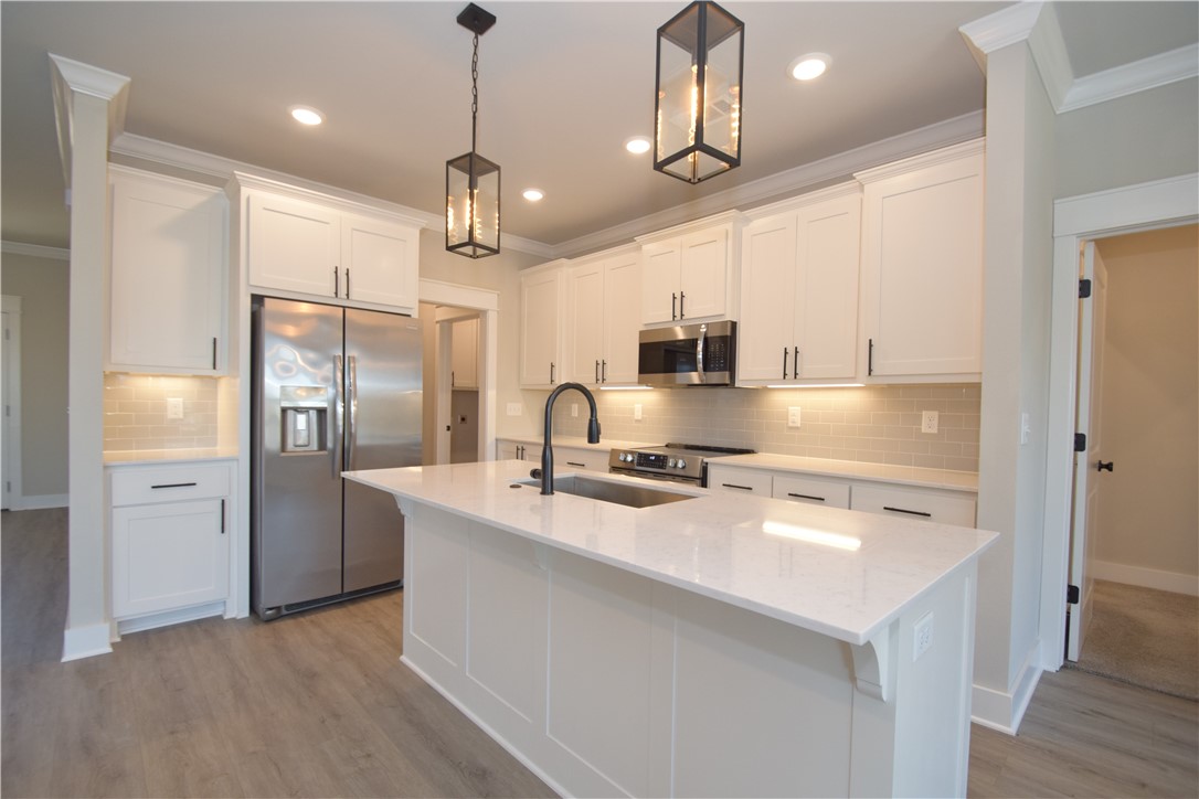 Kinloch Sub Bvv - Residential Lease
