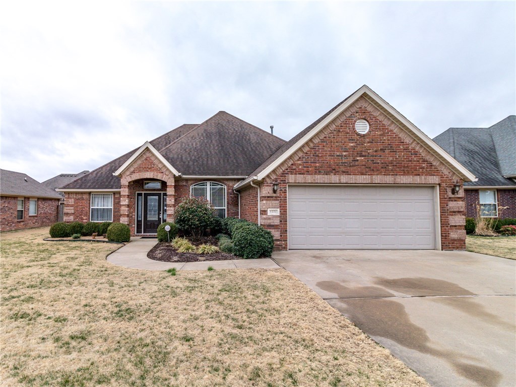 Very well maintained home in a great centrally located neighborhood just 3.5 m from Wal-Mart Home Office.  This home has a fantastic split floor plan layout, crown and panel molding, formal dining room with butlers pantry. New hardwood floors, carpet and paint. Large living room with corner gas fireplace. Kitchen has easy access to the formal dining room, granite, tons of counter space, eat-in kitchen.  Nice-sized bedrooms w/ample closet space. Brand new air conditioning unit installed in 2018.