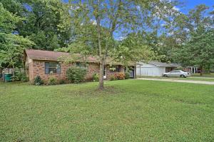 If you are looking for a nice home that won't break the bank this is it.  This one is just over 1100 sq feet 3 bedroom 1.5 baths with wood floors and fresh paint.  Out side there is a HUGE fenced back yard. It is perfect for a first time home owner or investor.